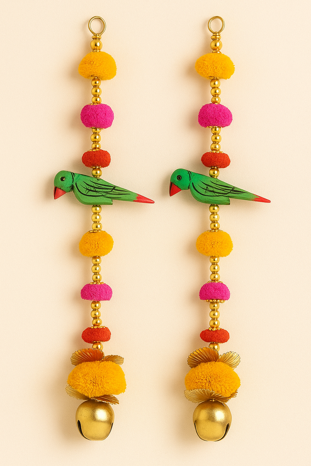 Vibrant Parrot Charm – Parrot Latkan