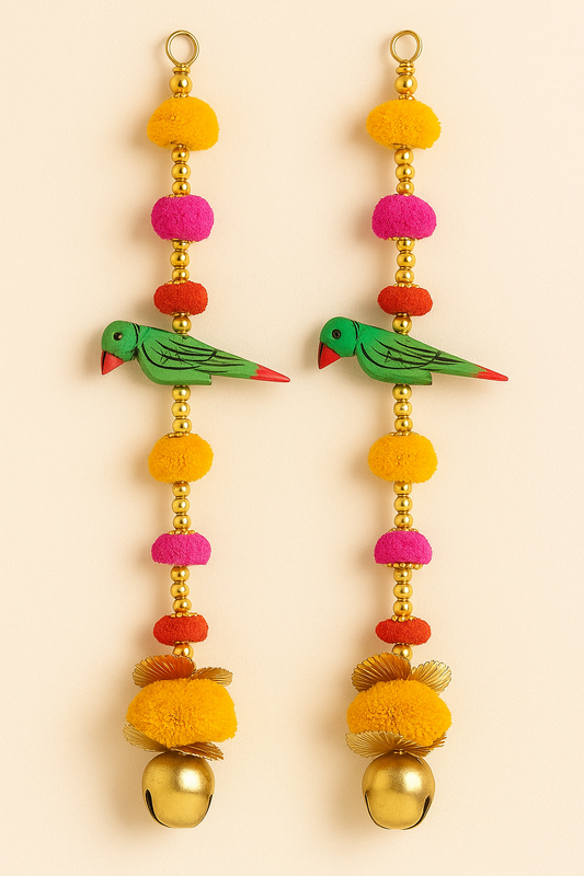 Vibrant Parrot Charm – Parrot Latkan